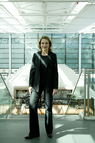 Birgit Werner
<br>Flughafen München GmbH
<br>for RICS modus