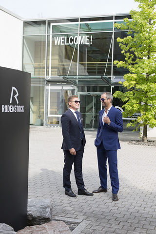 Killinian Manninger and Stefan Schütte interviewed by W&V
<br>Rodenstock
<br>comissioned by W&V